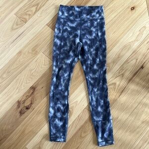 🎉 LIV outdoor leggings in tie-dye pattern